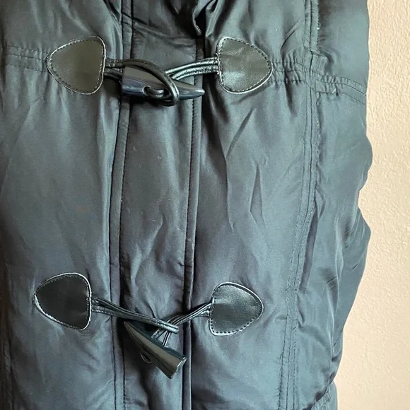 Charter Club Dark Vest with Toggle Closures - Picture 2 of 7